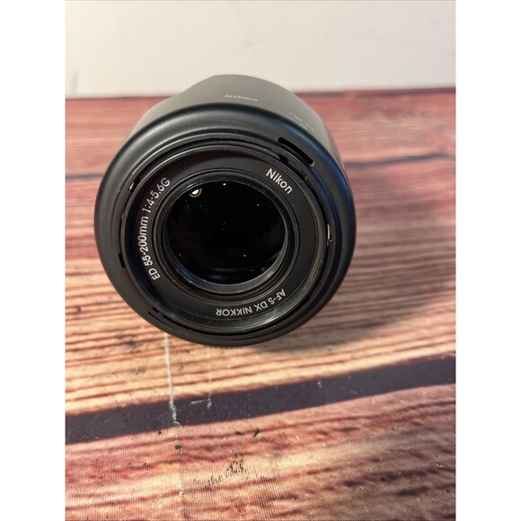 Nikon AF-S DX NIKKOR 55-200mm f/4-5.6G ED Telephoto Zoom Lens - Picture 2 of 15